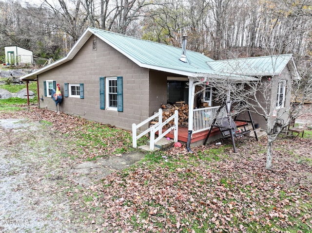 view of front facade featuring a porch