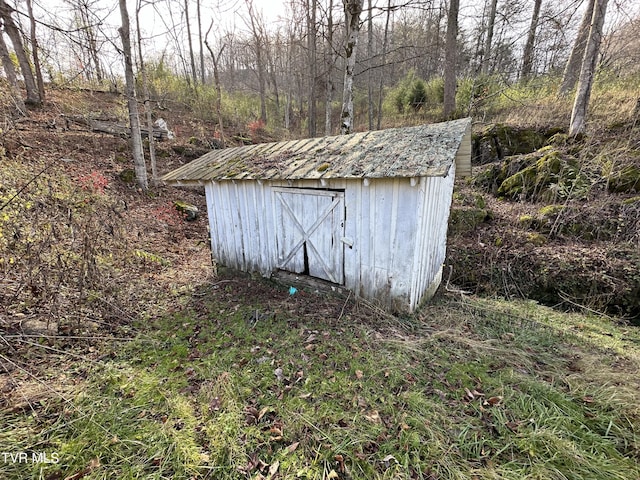 view of outbuilding