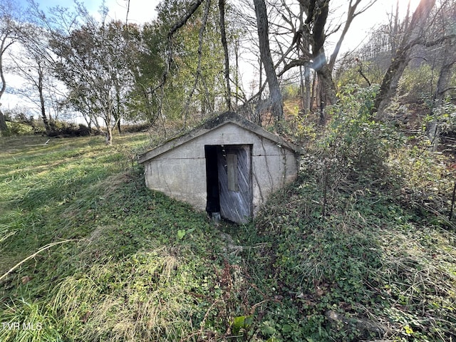 view of outdoor structure