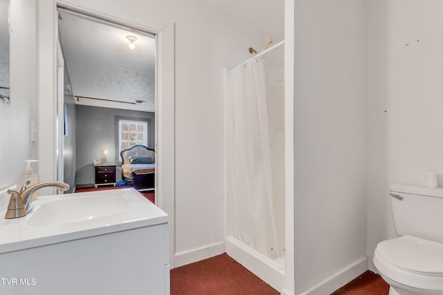 106 W Sycamore Ave, Big Stone Gap, VA 24219 - full bathroom with ensuite bath, toilet, a shower with shower curtain, vanity, and a textured ceiling