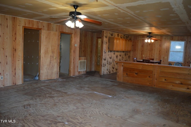 kitchen with ceiling fan