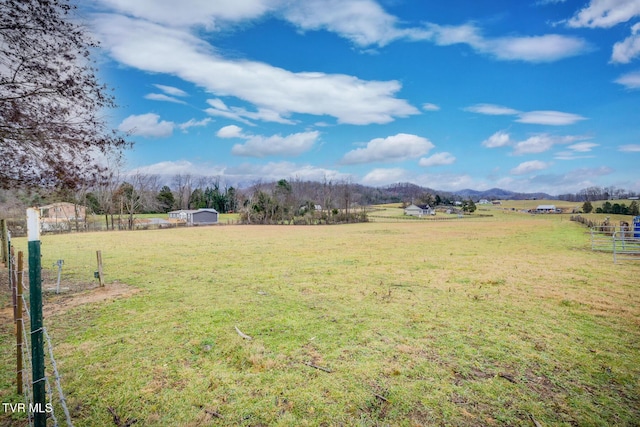 view of yard featuring a rural view