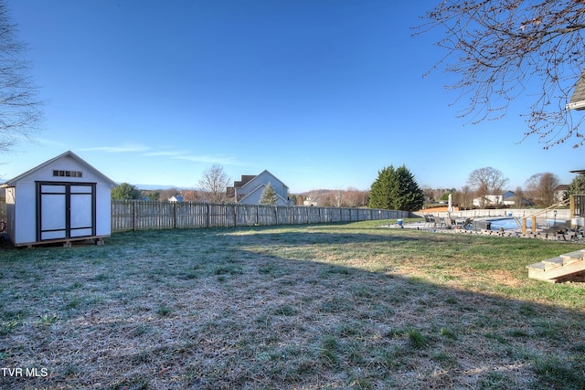 view of yard with a shed