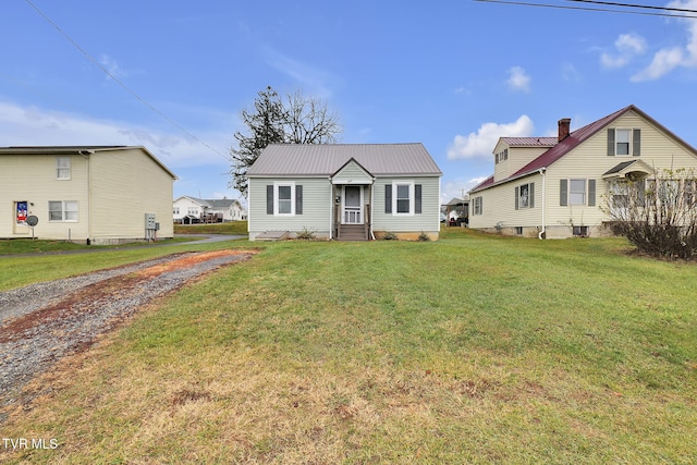 view of front of property with a front yard