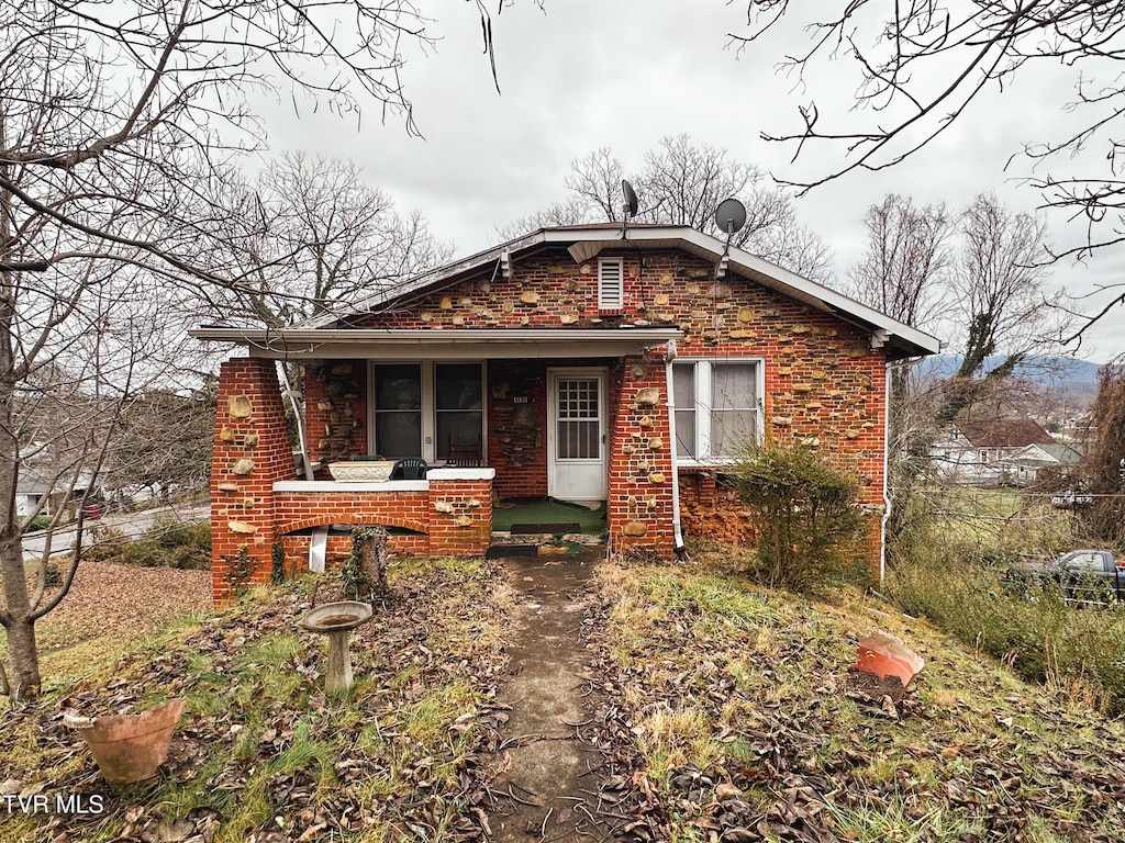 303 W 9th Ave, Johnson City, TN 37604 - view of front of home featuring a porch