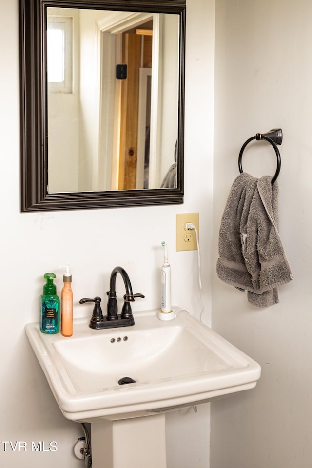 bathroom with sink