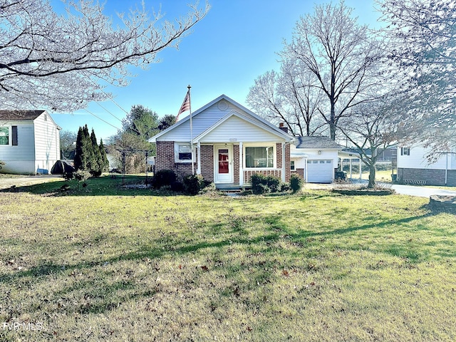 view of front of house featuring covered porch and a front lawn