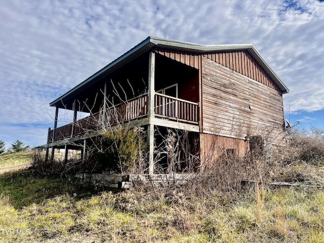 view of side of home