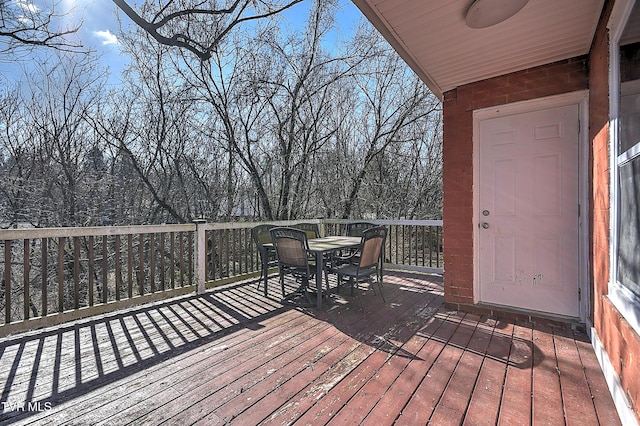 deck with ceiling fan