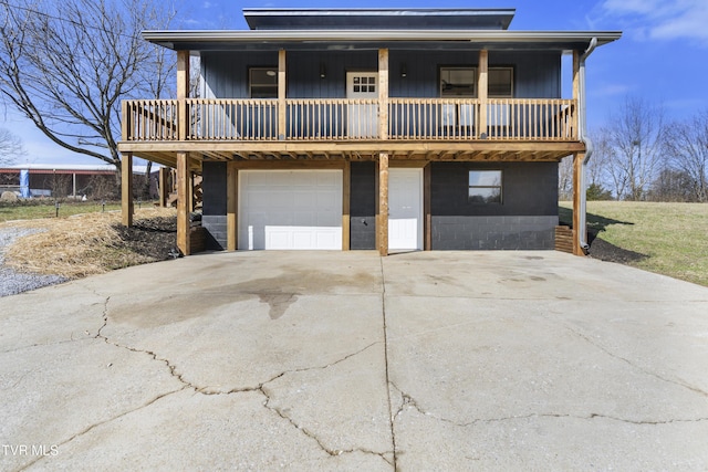 view of front of house featuring a garage