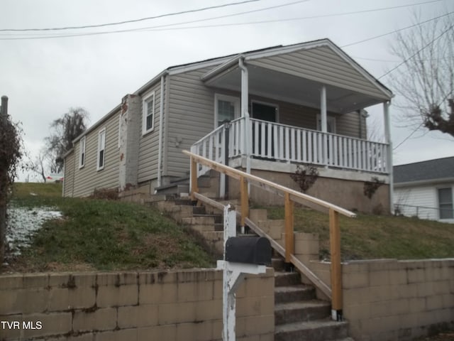 view of front facade with a porch