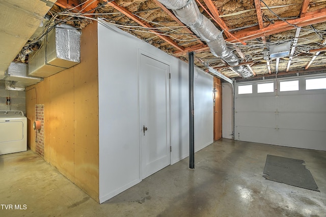 basement with washer / clothes dryer