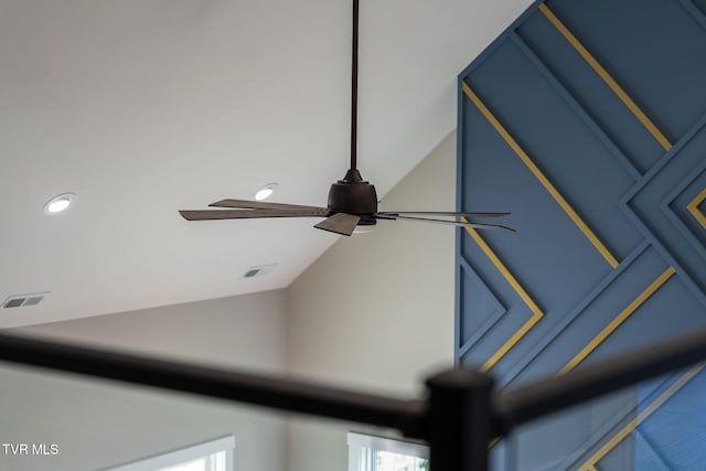 room details featuring ceiling fan