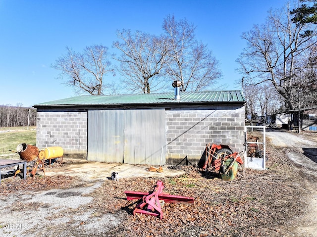 view of outbuilding