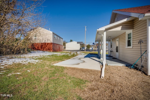 view of yard with a patio area