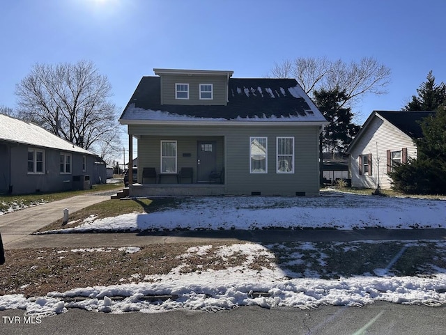 bungalow-style home featuring crawl space and a porch