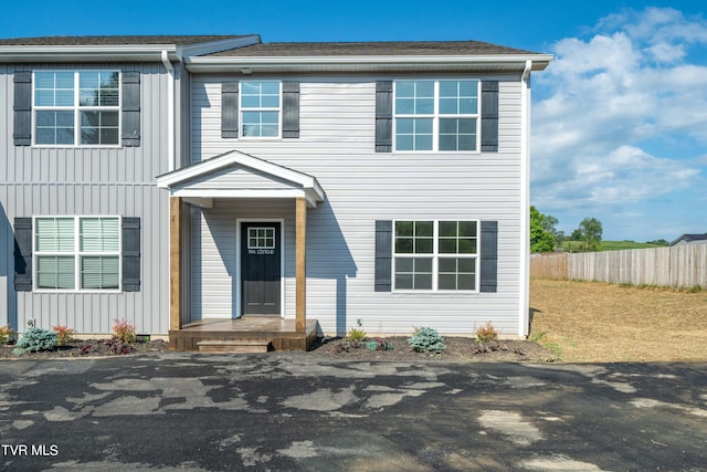 view of front of property