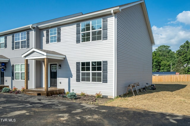 view of front of property