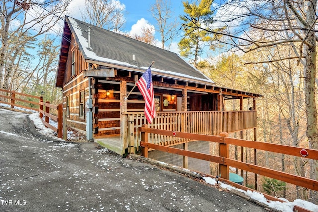 view of front of house featuring covered porch