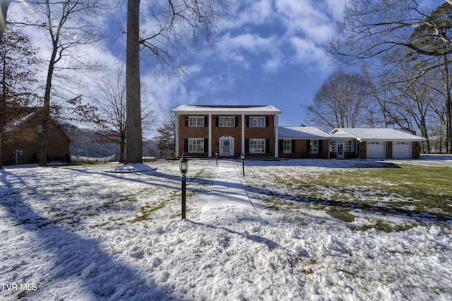 view of front facade featuring a garage