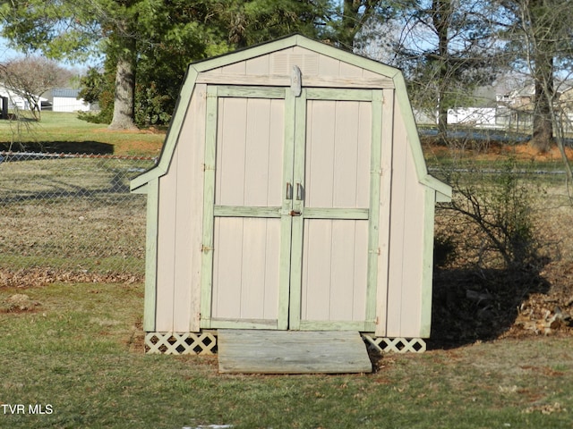 view of outdoor structure featuring a yard