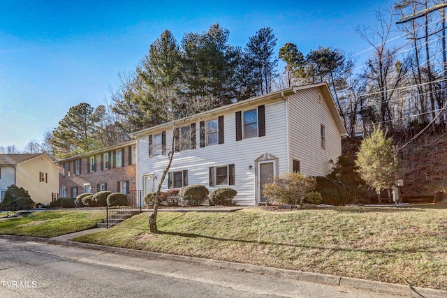 view of front of property with a front yard