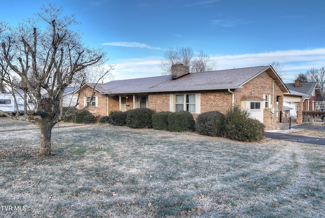 view of front of house with a front yard