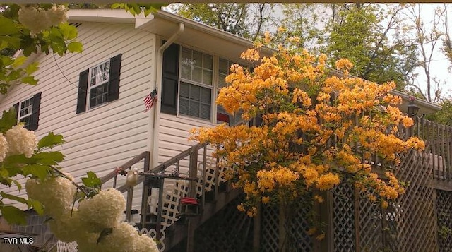 173 Deloach Rd, Elizabethton, TN 37643 - view of side of property featuring stairway