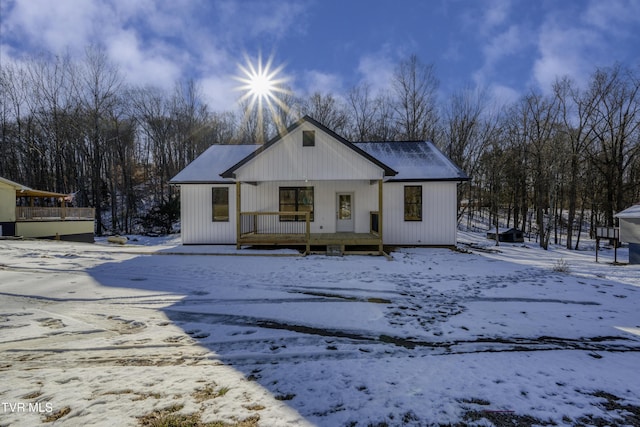 modern farmhouse style home featuring a porch