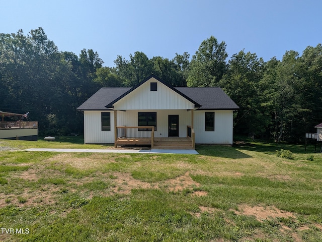 1430 E Cedar St, Bristol, TN 37620 - view of front of home with a front yard and covered porch