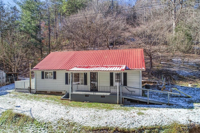 view of front of property with covered porch