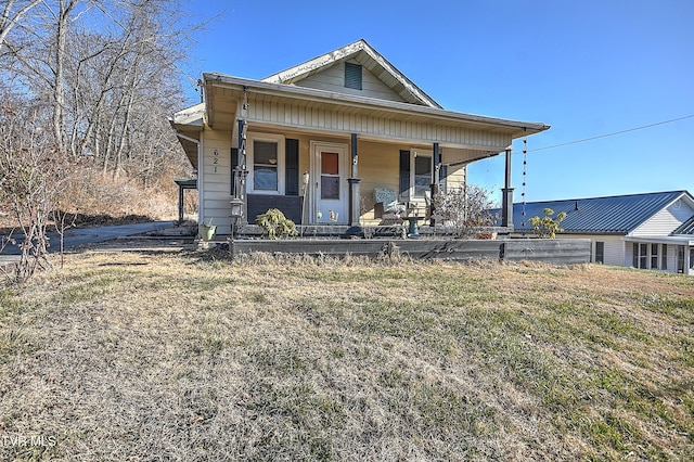 view of front facade with covered porch