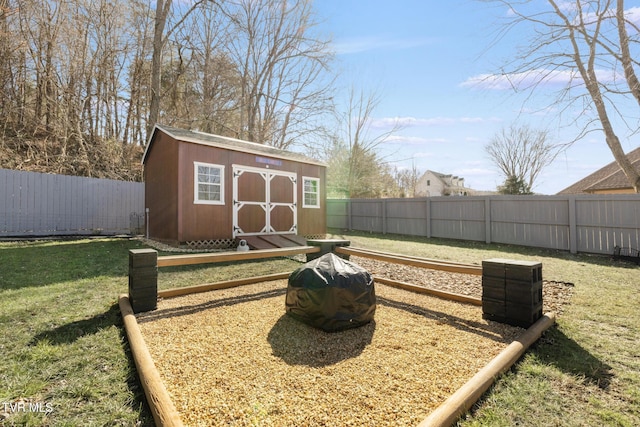 view of yard with a storage unit