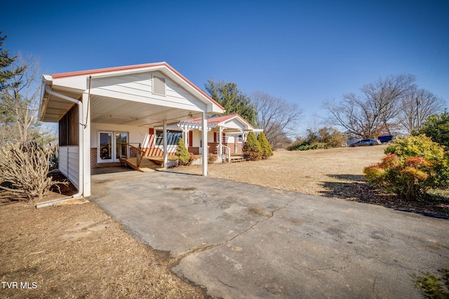 view of front of property featuring covered porch