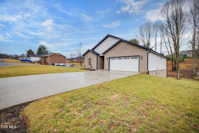 view of front of home featuring a garage and a front yard