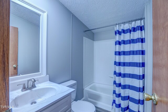252 Scott Ln, Blountville, TN 37617 - bathroom with shower / bath combination with curtain, toilet, vanity, and a textured ceiling