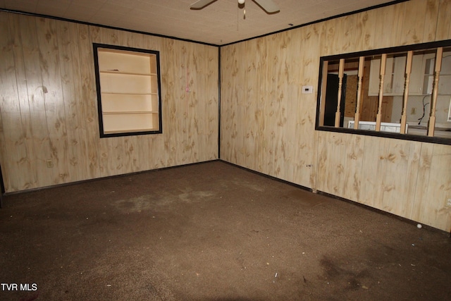 empty room featuring ceiling fan