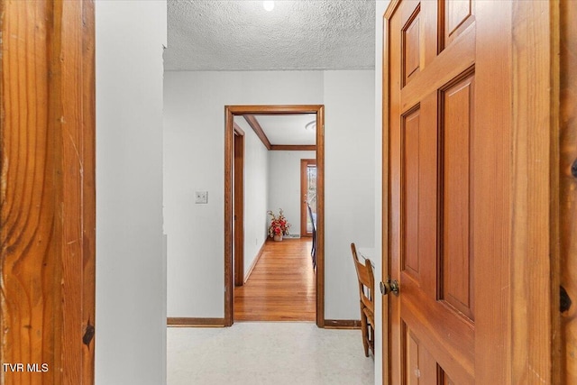 520 Heritage Ln, Jonesborough, TN 37659 - hallway featuring a textured ceiling and baseboards