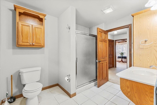 520 Heritage Ln, Jonesborough, TN 37659 - full bath featuring a stall shower, baseboards, toilet, and tile patterned floors