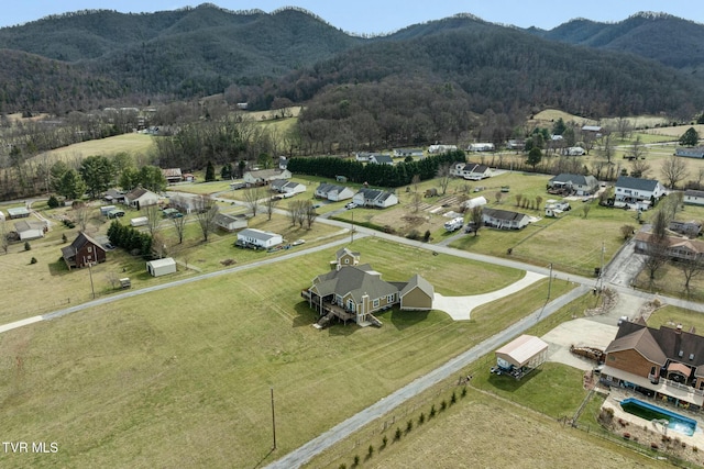 132 Hamilton Rd, Elizabethton, TN 37643 - drone / aerial view featuring a mountain view