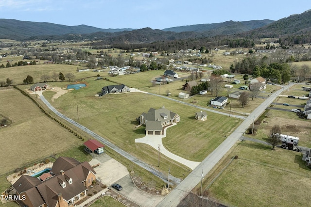 132 Hamilton Rd, Elizabethton, TN 37643 - bird's eye view featuring a mountain view