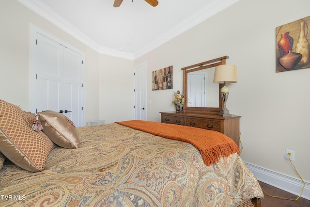 132 Hamilton Rd, Elizabethton, TN 37643 - bedroom featuring ornamental molding, dark wood-type flooring, ceiling fan, and a closet