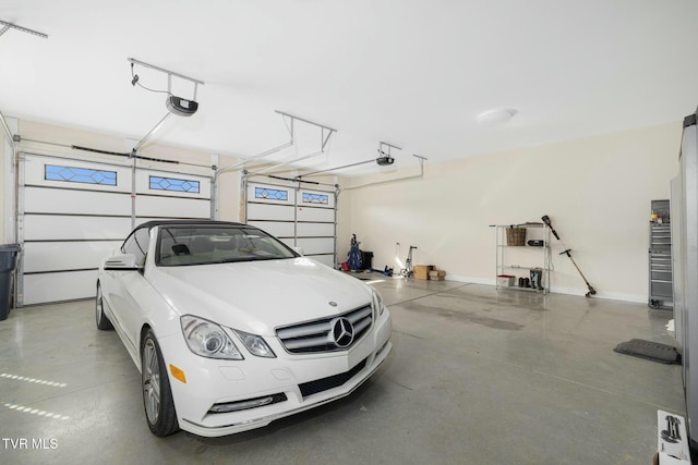 132 Hamilton Rd, Elizabethton, TN 37643 - garage featuring a garage door opener