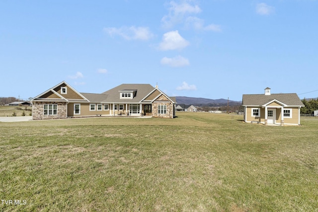 132 Hamilton Rd, Elizabethton, TN 37643 - back of property featuring a lawn