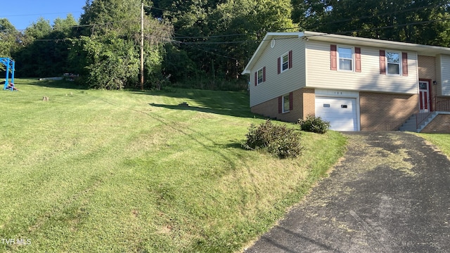 view of yard with a garage