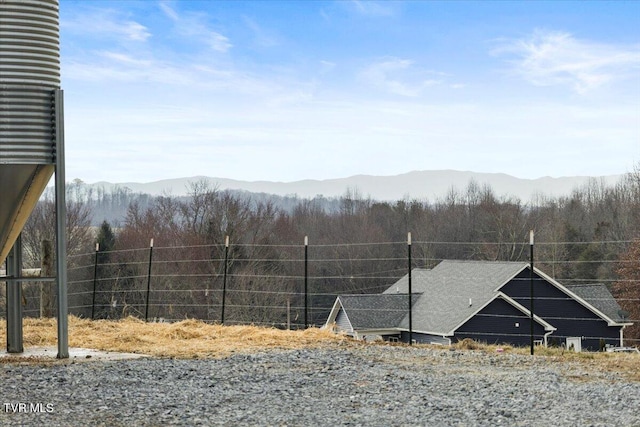 view of yard with a mountain view