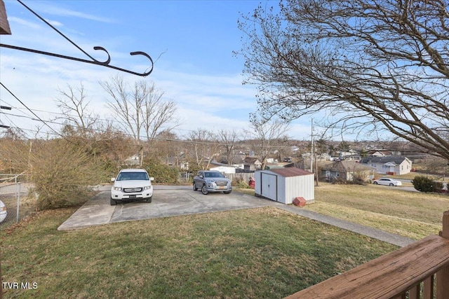 view of yard with a shed