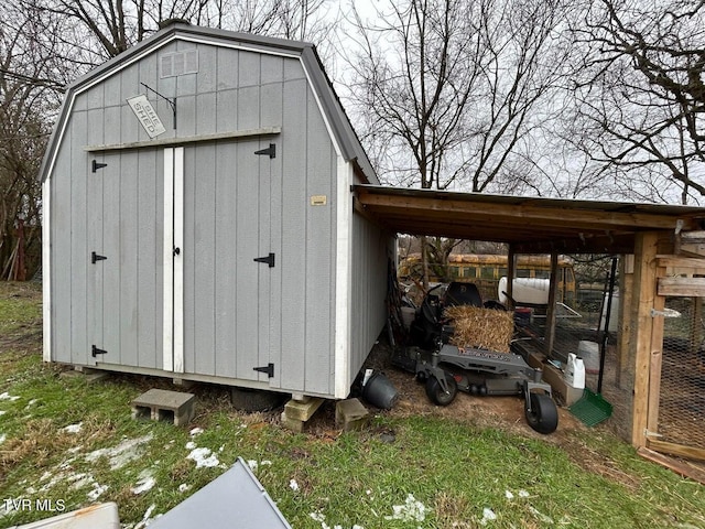 view of outbuilding