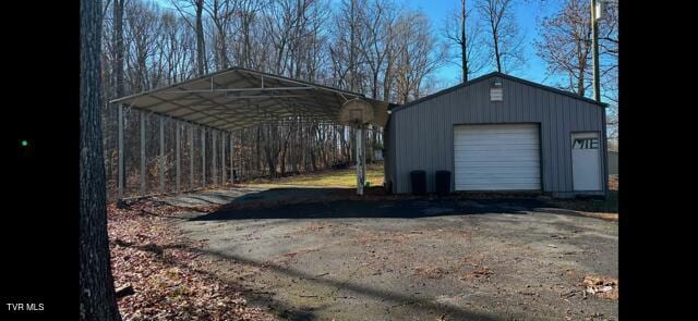 view of detached garage