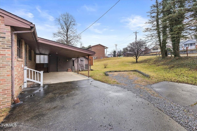 view of yard featuring a carport